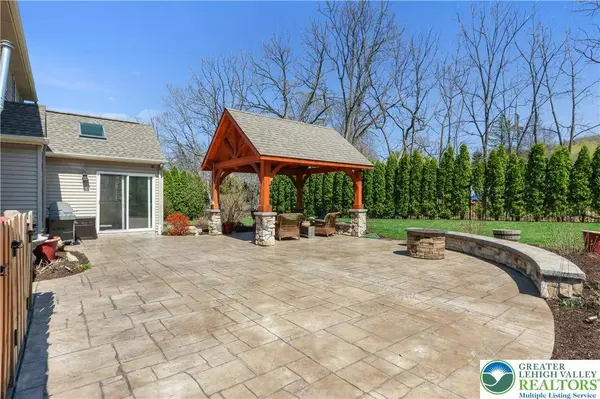 1625 Arrowwood DR, Forks Twp, PA 18040