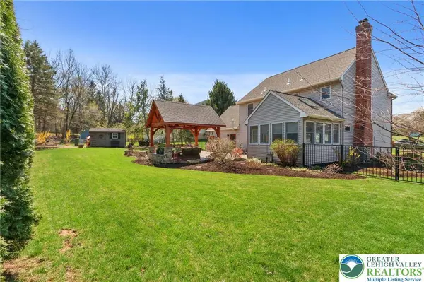 1625 Arrowwood DR, Forks Twp, PA 18040