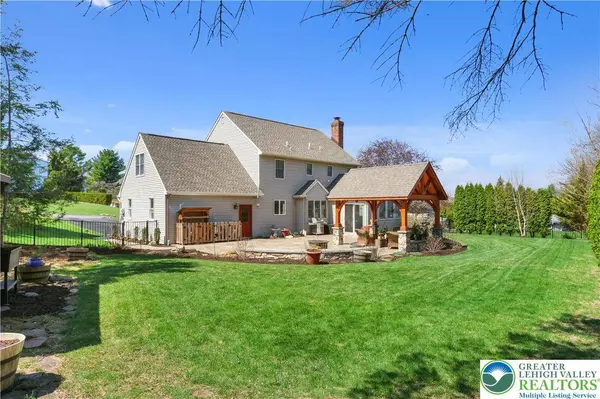 1625 Arrowwood DR, Forks Twp, PA 18040