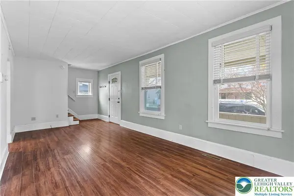 605 Wallace ST, Stroudsburg, PA 18360