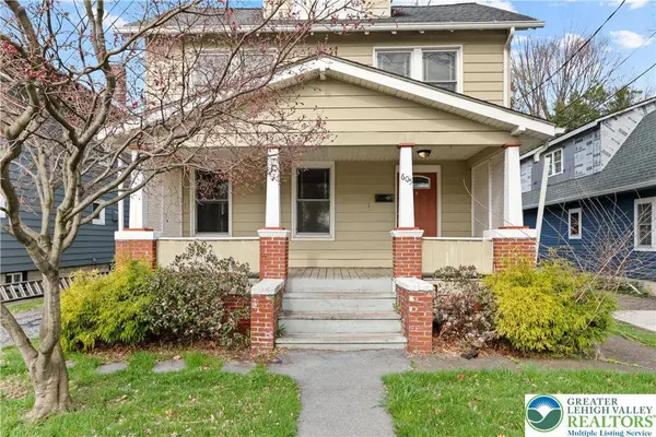 605 Wallace ST, Stroudsburg, PA 18360