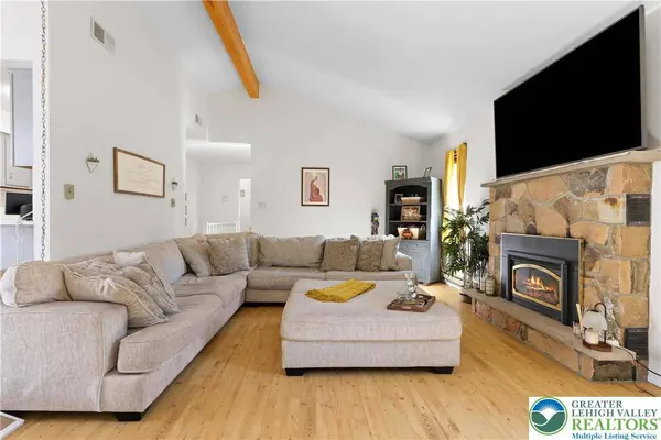 110 Sundew DR, Stroud Twp, PA 18301