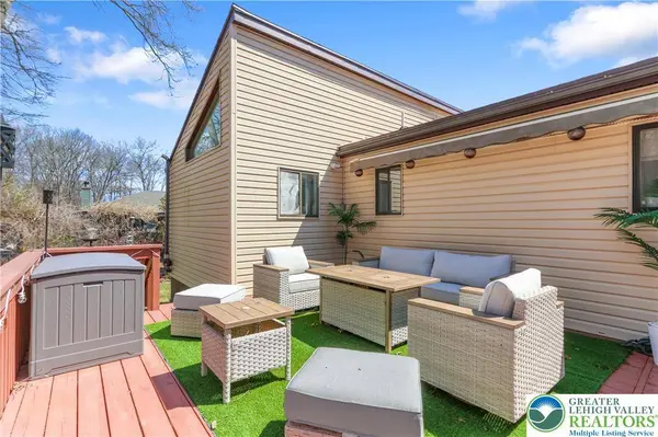 110 Sundew DR, Stroud Twp, PA 18301