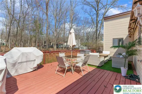 110 Sundew DR, Stroud Twp, PA 18301