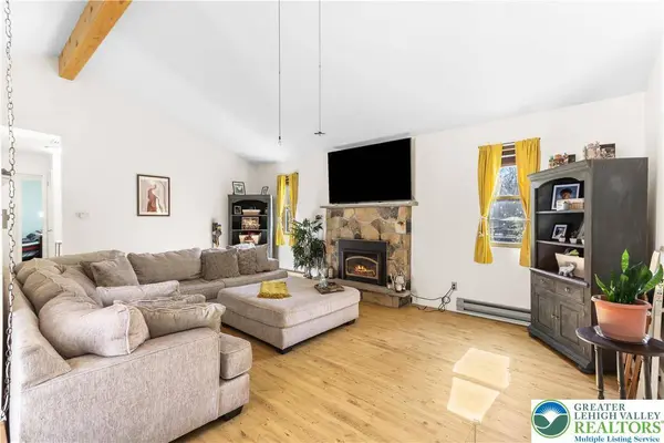 110 Sundew DR, Stroud Twp, PA 18301