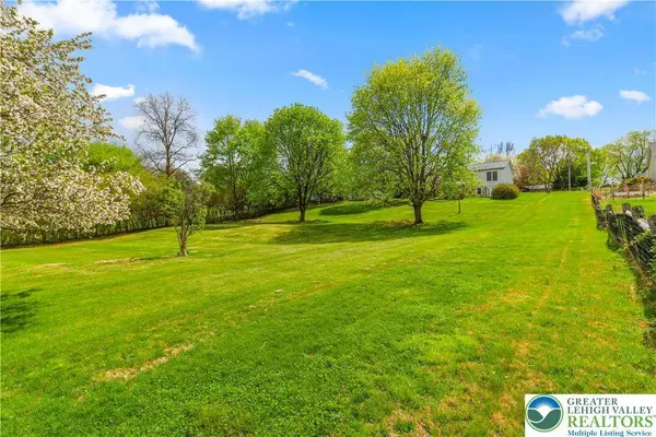 540 Bauer RD, Moore Twp, PA 18014