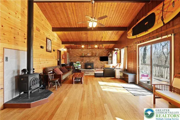 214 Mockingbird CT, Lehman Twp, PA 18324