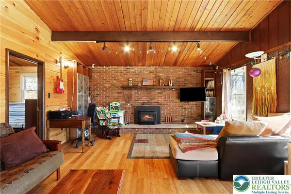 214 Mockingbird CT, Lehman Twp, PA 18324