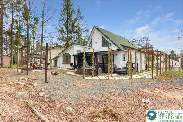 939 Country Place DR, Coolbaugh Twp, PA 18466