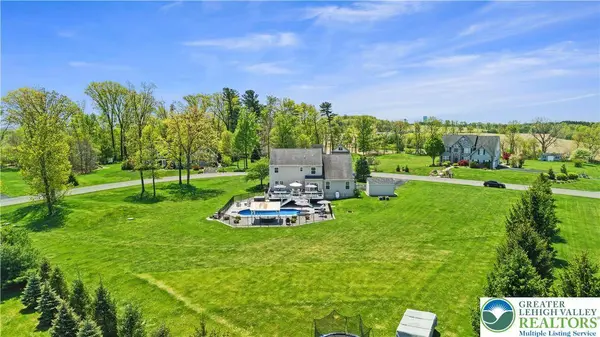 2255 Redwood DR, North Whitehall Twp, PA 18080