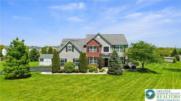 2255 Redwood DR, North Whitehall Twp, PA 18080
