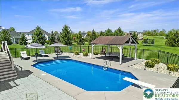 2255 Redwood DR, North Whitehall Twp, PA 18080