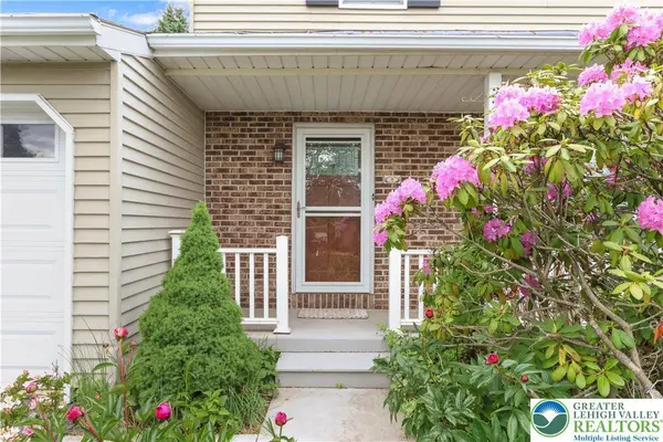 2213 High Point CT, Palmer Twp, PA 18045
