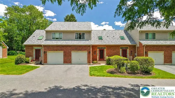 3 Winfield CT, Easton, PA 18045