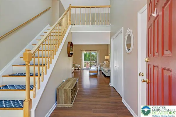 3 Winfield CT, Easton, PA 18045