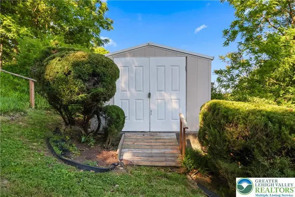 721 Wistar ST, Salisbury Twp, PA 18015