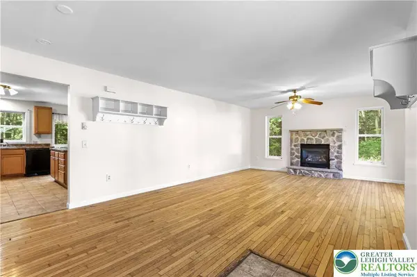 1229 Fern DR, Coolbaugh Twp, PA 18346