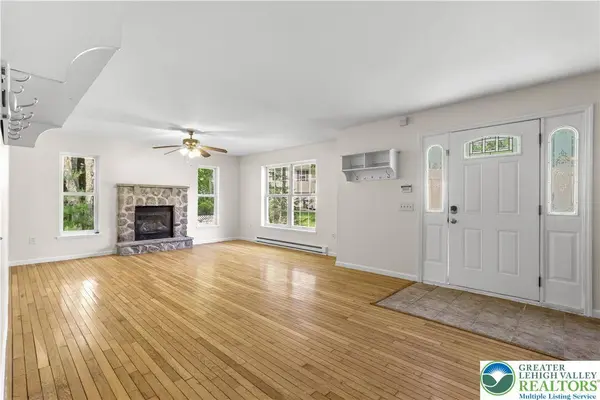 1229 Fern DR, Coolbaugh Twp, PA 18346