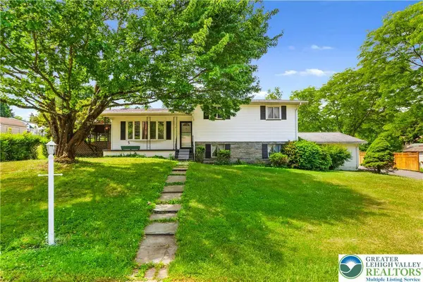 407 Colonial DR, Stroud Twp, PA 18360