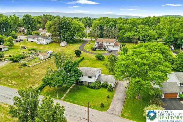 407 Colonial DR, Stroud Twp, PA 18360