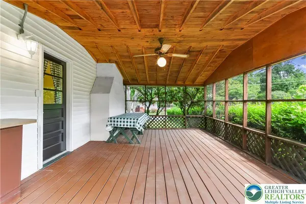 407 Colonial DR, Stroud Twp, PA 18360