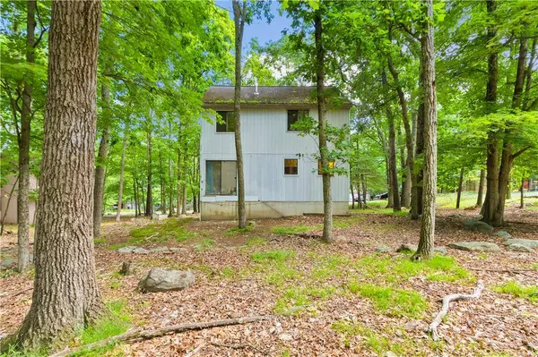1422 Melrose TER, Stroudsburg, PA 18301