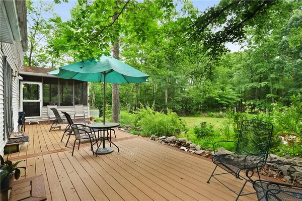 209 Remington RD, Smithfield Twp, PA 18301