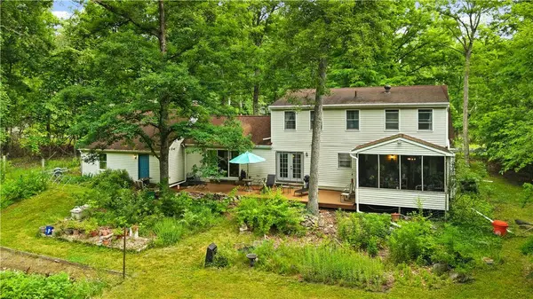 209 Remington RD, Smithfield Twp, PA 18301