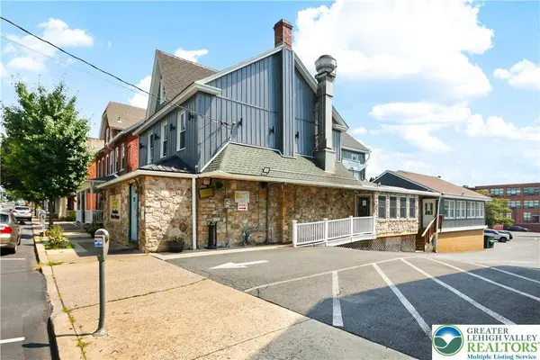 127 S Broad ST, Nazareth Boro, PA 18064