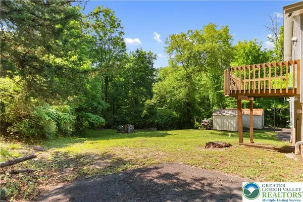 40 Brushy Mountain RD, Stroud Twp, PA 18301