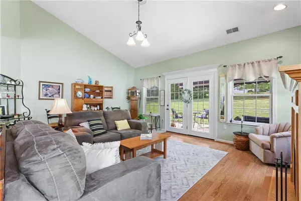 46 Glenmoor CIR N, Easton, PA 18045