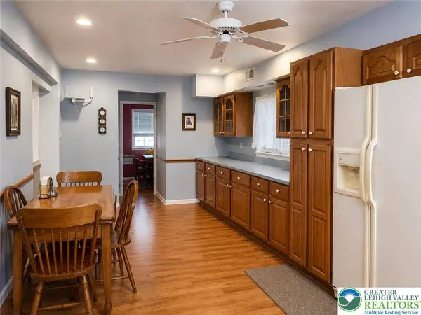 1024 Washington ST, Whitehall Twp, PA 18052