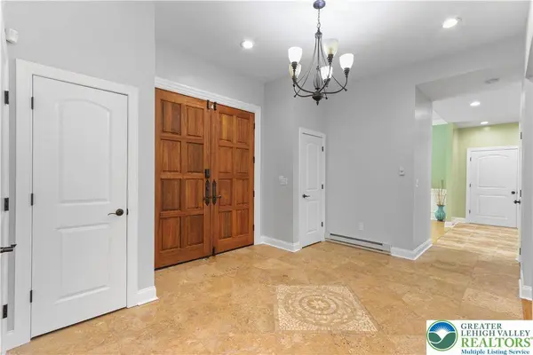 1007 Hampstead RD, Lehman Twp, PA 18324