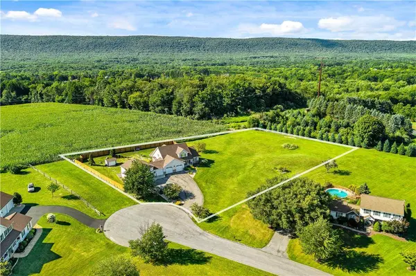 830 Gideons CT, Moore Twp, PA 18014