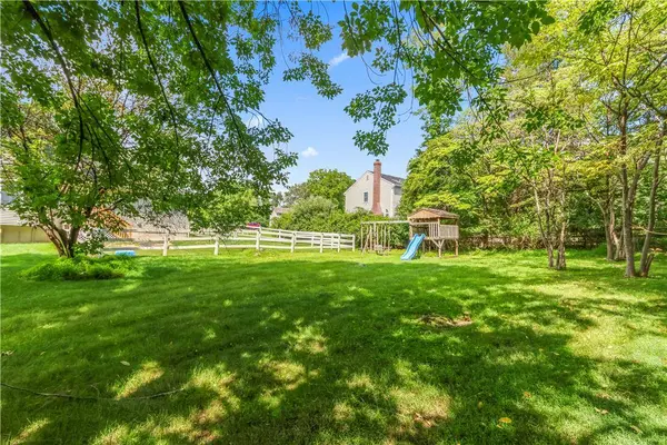 4006 Crest View DR, Hamilton Twp, PA 18360