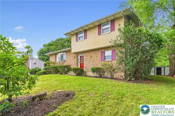 3360 Allen ST, Palmer Twp, PA 18045