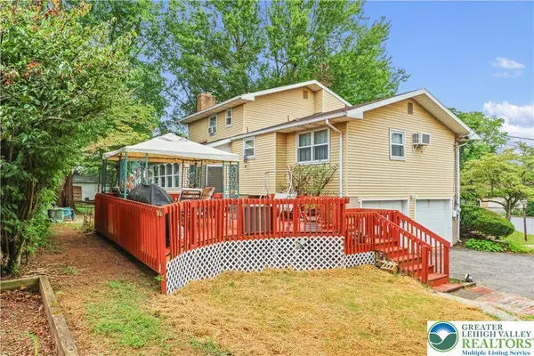 3360 Allen ST, Palmer Twp, PA 18045