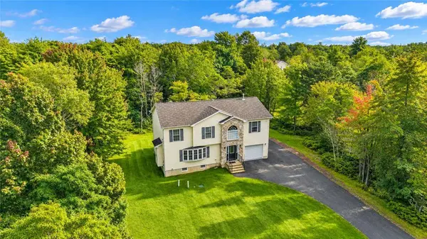 2742 Long Pond RD, Tobyhanna Twp, PA 18334