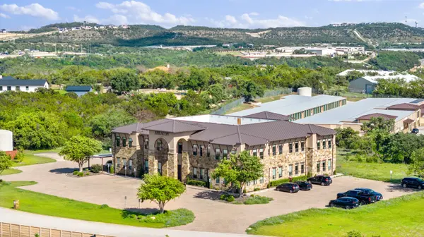 5101 Hidden Creek Ln, Spicewood, TX 78669-6951