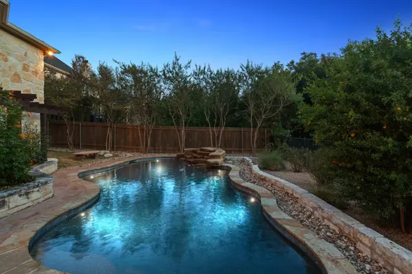581 Aspen Dr, Austin, TX 78737-4592