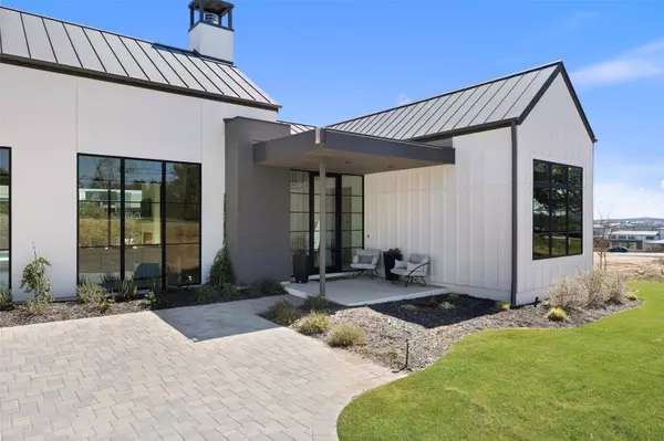 5805 Twin Peaks TRCE, Austin, TX 78738