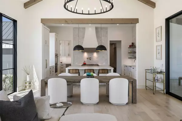 5805 Twin Peaks TRCE, Austin, TX 78738