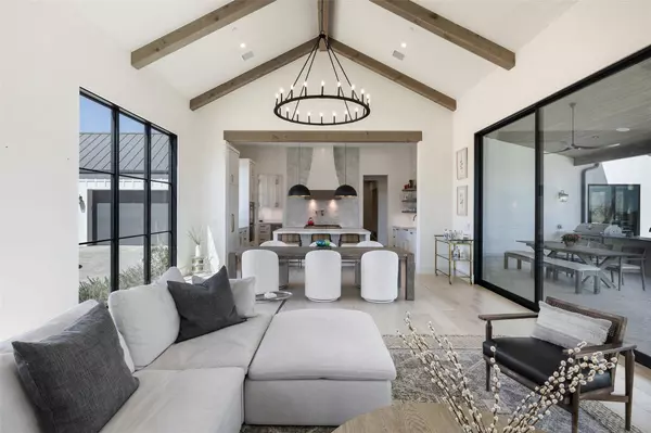 5805 Twin Peaks TRCE, Austin, TX 78738