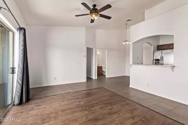 2950 W Louise Drive #204, Phoenix, AZ 85027