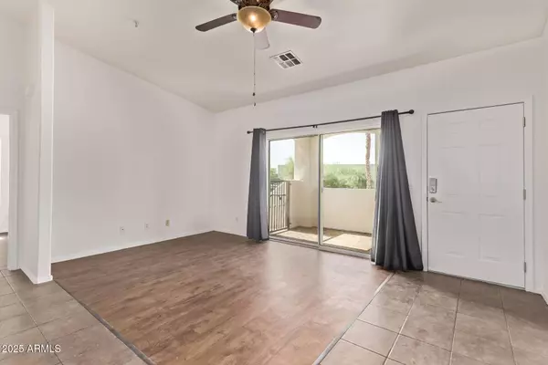 2950 W Louise Drive #204, Phoenix, AZ 85027