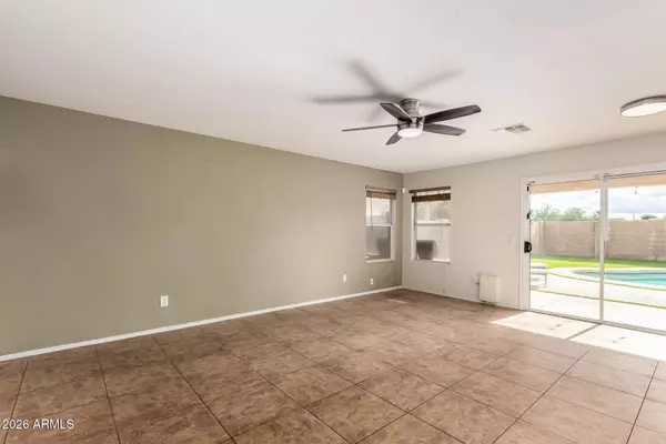 1491 E ROLLS Road, San Tan Valley, AZ 85143