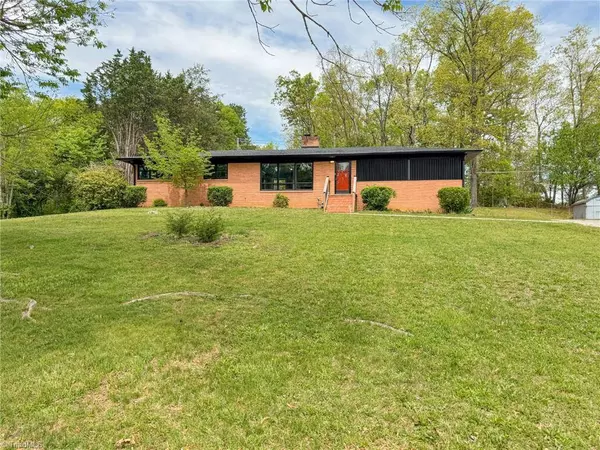 621 Nance DR, Thomasville, NC 27360