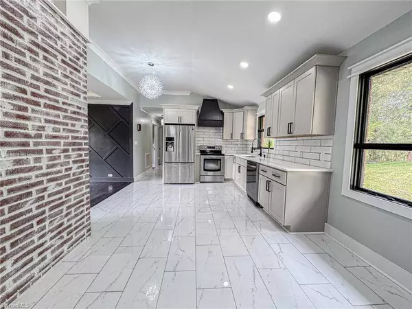 621 Nance DR, Thomasville, NC 27360