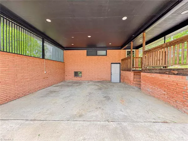 621 Nance DR, Thomasville, NC 27360