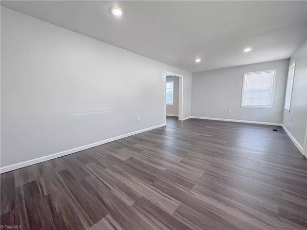 304 Irvin ST, Reidsville, NC 27320